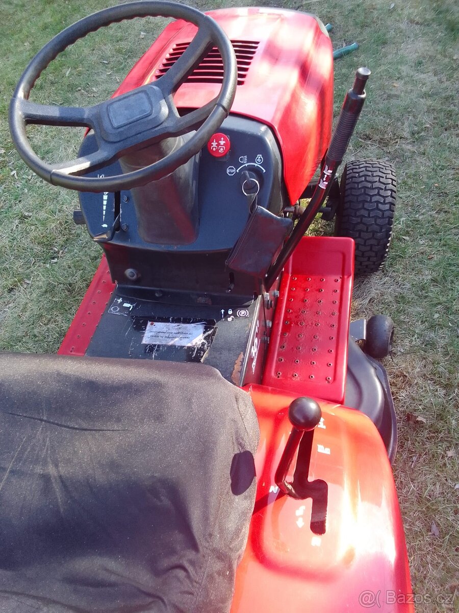 Prodám zahradní traktůrek - 2