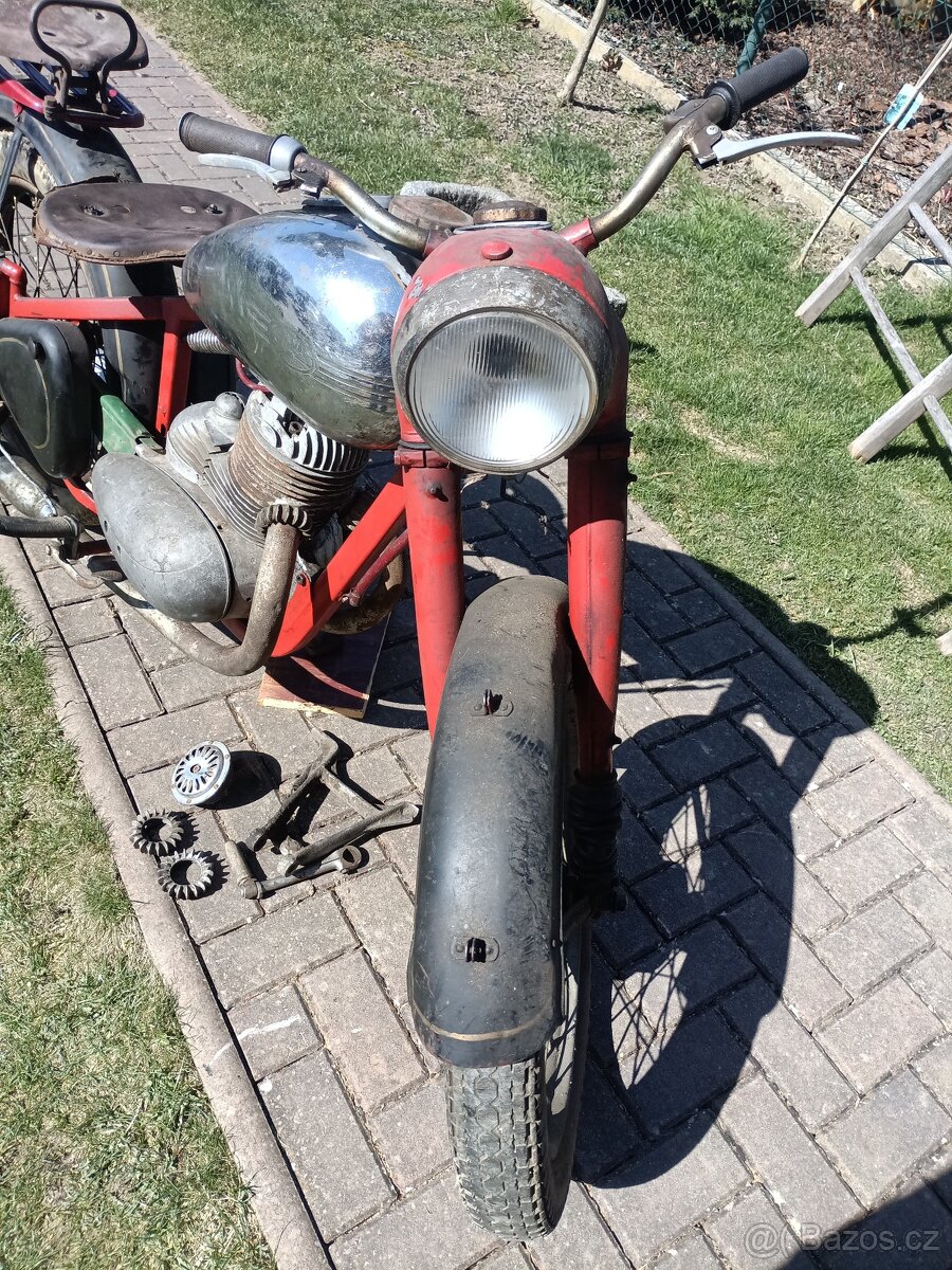 Jawa 250 Pérák - 2