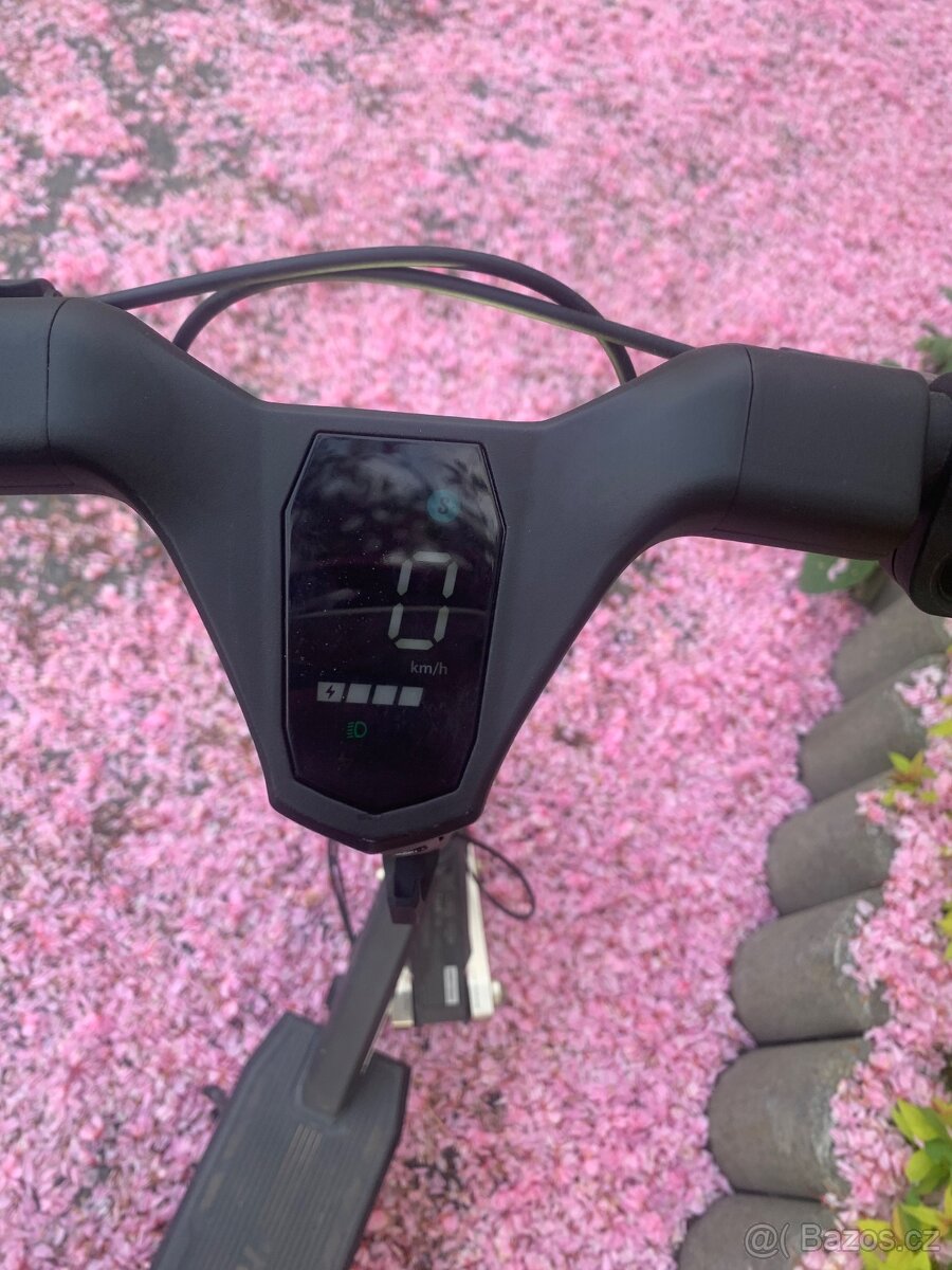 Elektrokoloběžka NAVEE ST3 Pro Electric Scooter v zaruce 6 m - 2