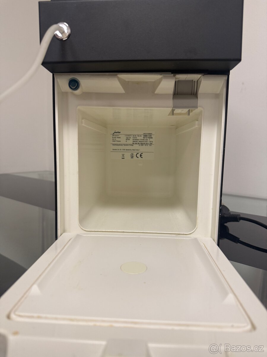 Kompresorová chladnička na mléko Jura Compressor Cooler Pro - 2