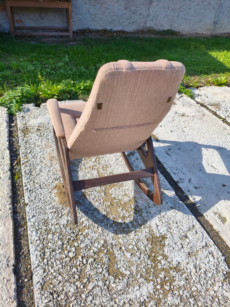 Staré desigenové houpací retro křeslo ÚLUV - 2