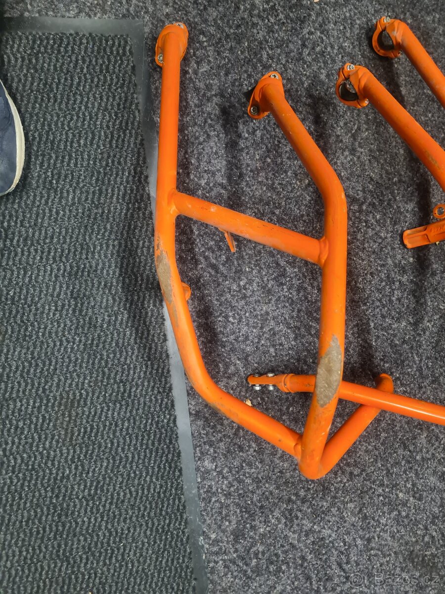 Padací rám KTM Adventure 1050, 1090, 1190 - 2