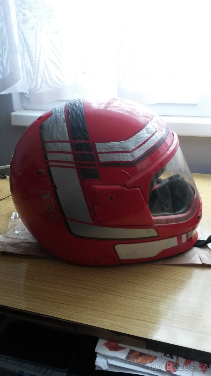 Starší helma. Velikost 59L - 2