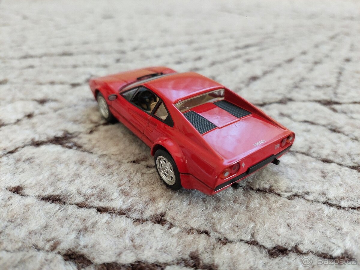 Ferrari 308 GTB 1:43 - IXO / Altaya - 2