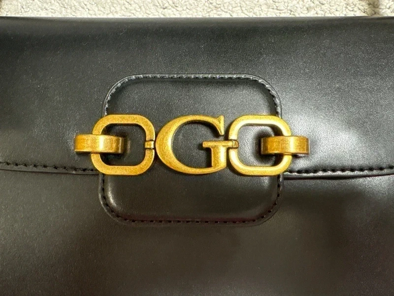 Guess Hensely černá kabelka crossbody - 2