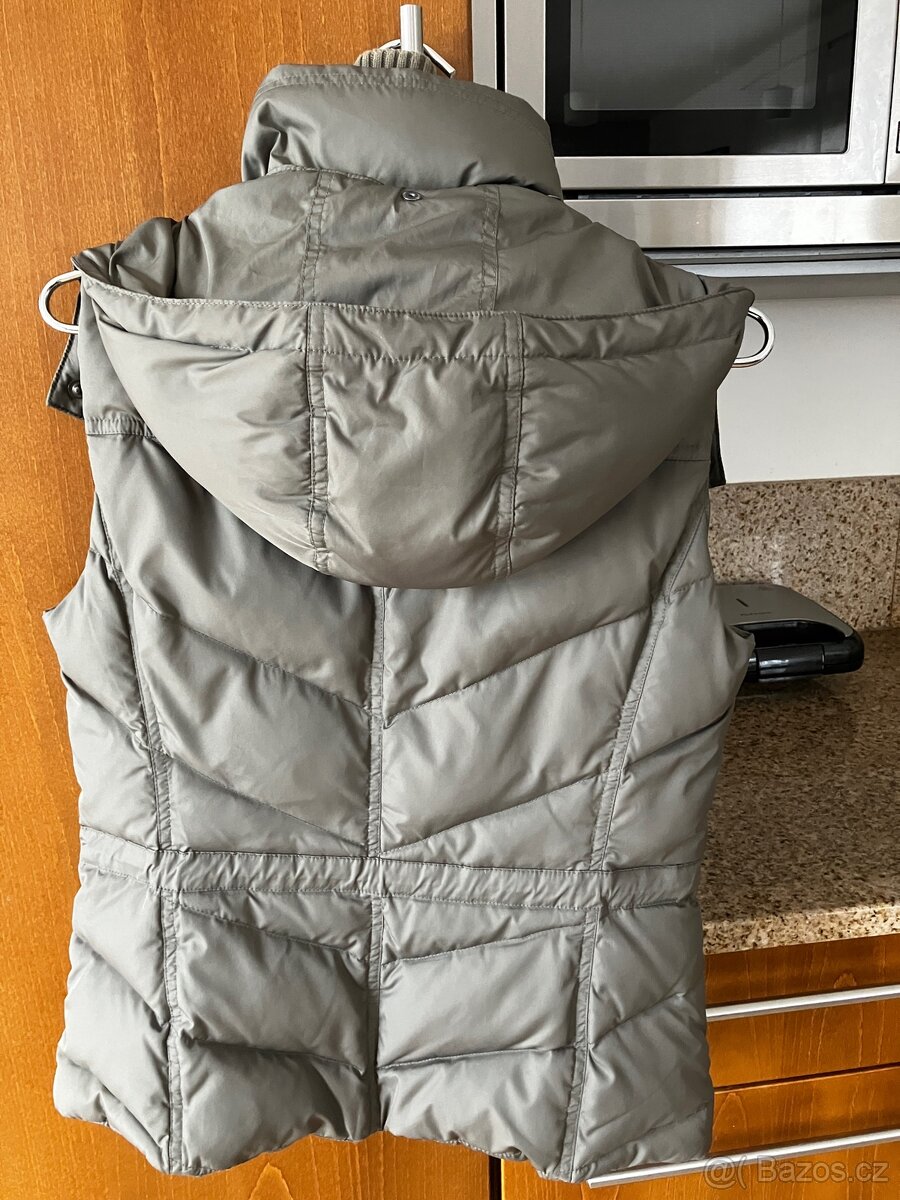 Zimni péřová vesta Esprit vel. 36, dobry stav - 2