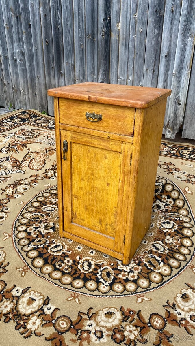 Noční stolek - 2