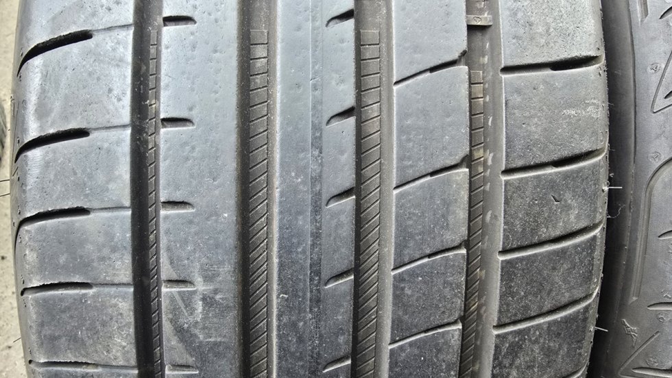 Letní pneu 225/45/18 Good Year Run Flat - 2