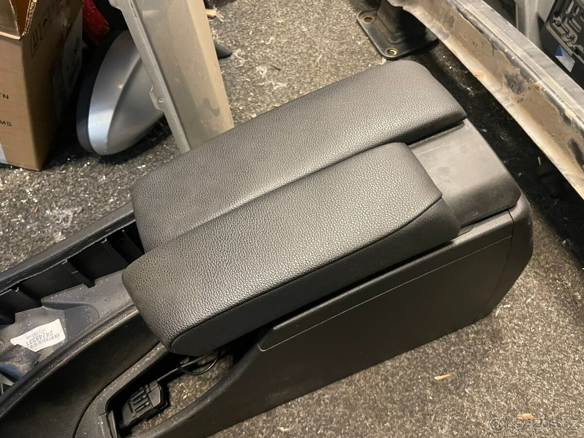 Bmw e90 e91 výsuvná loketní opěrka - 2