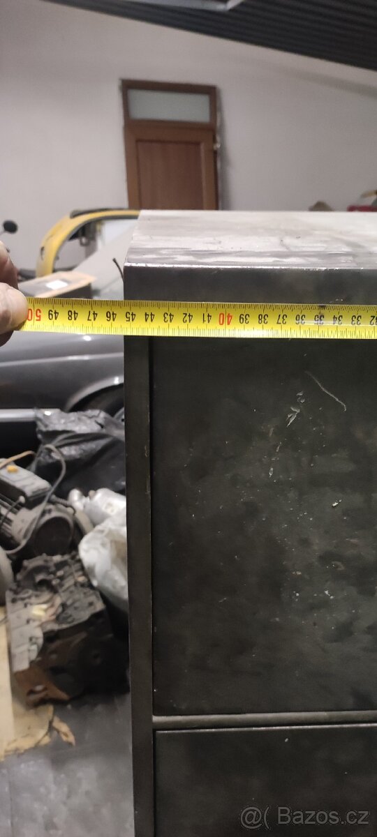 PRODÁM KOVOVOU SKŘÍŇ - 2