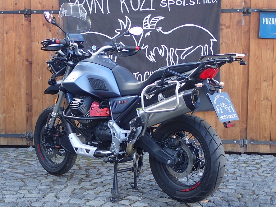 MOTO GUZZI V 85 TT - 2