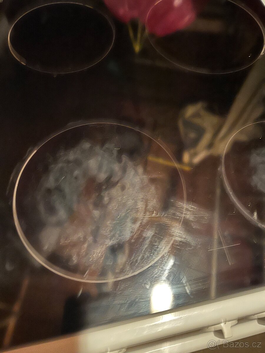 Sporák mora sklokeramicky - 2