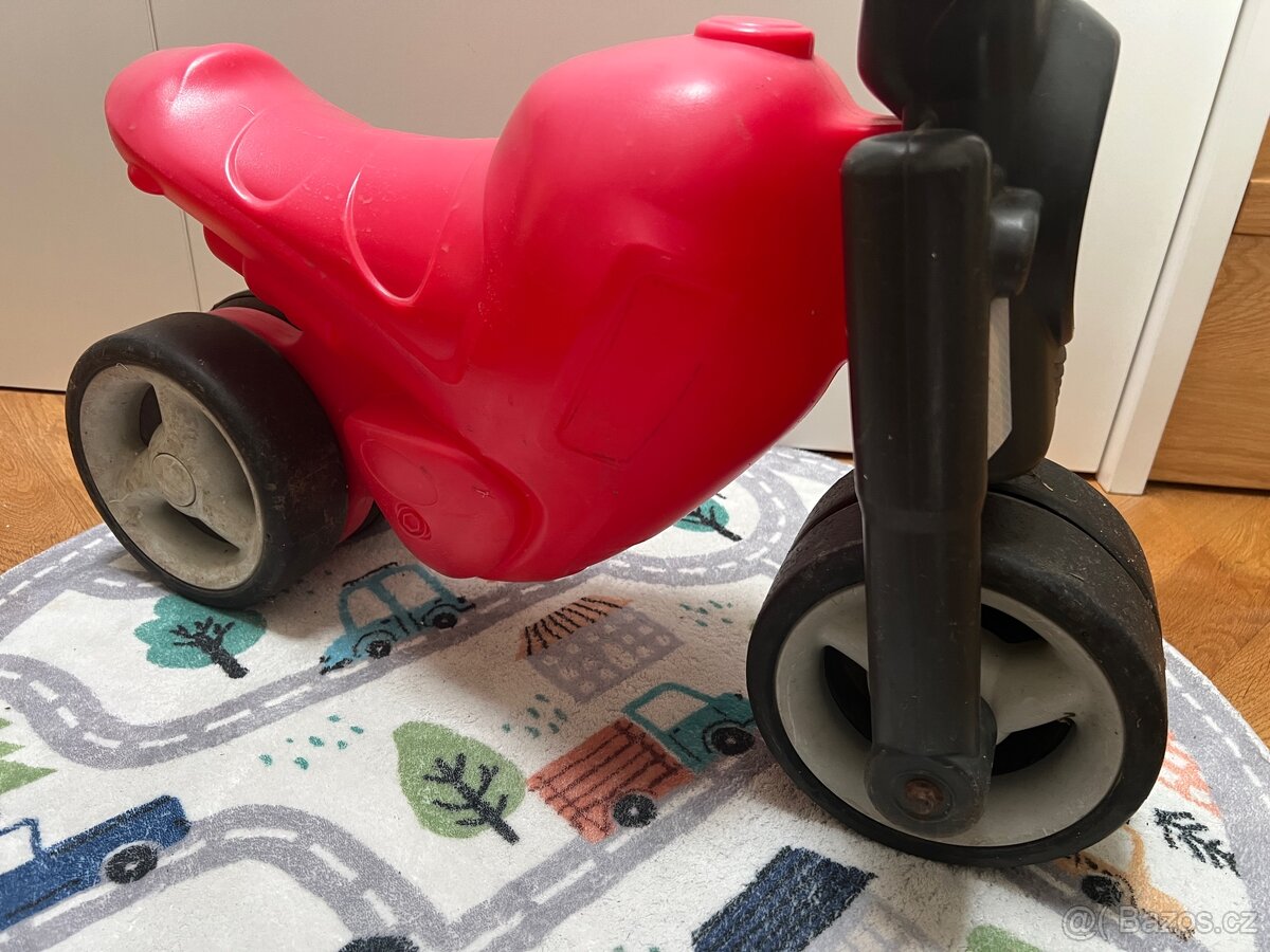 Odrážedlo červené - 2