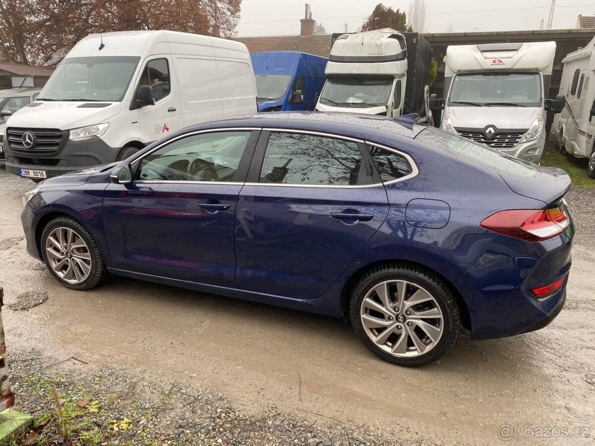 Hyundai i30 Fastback, Hezká výbava - 2