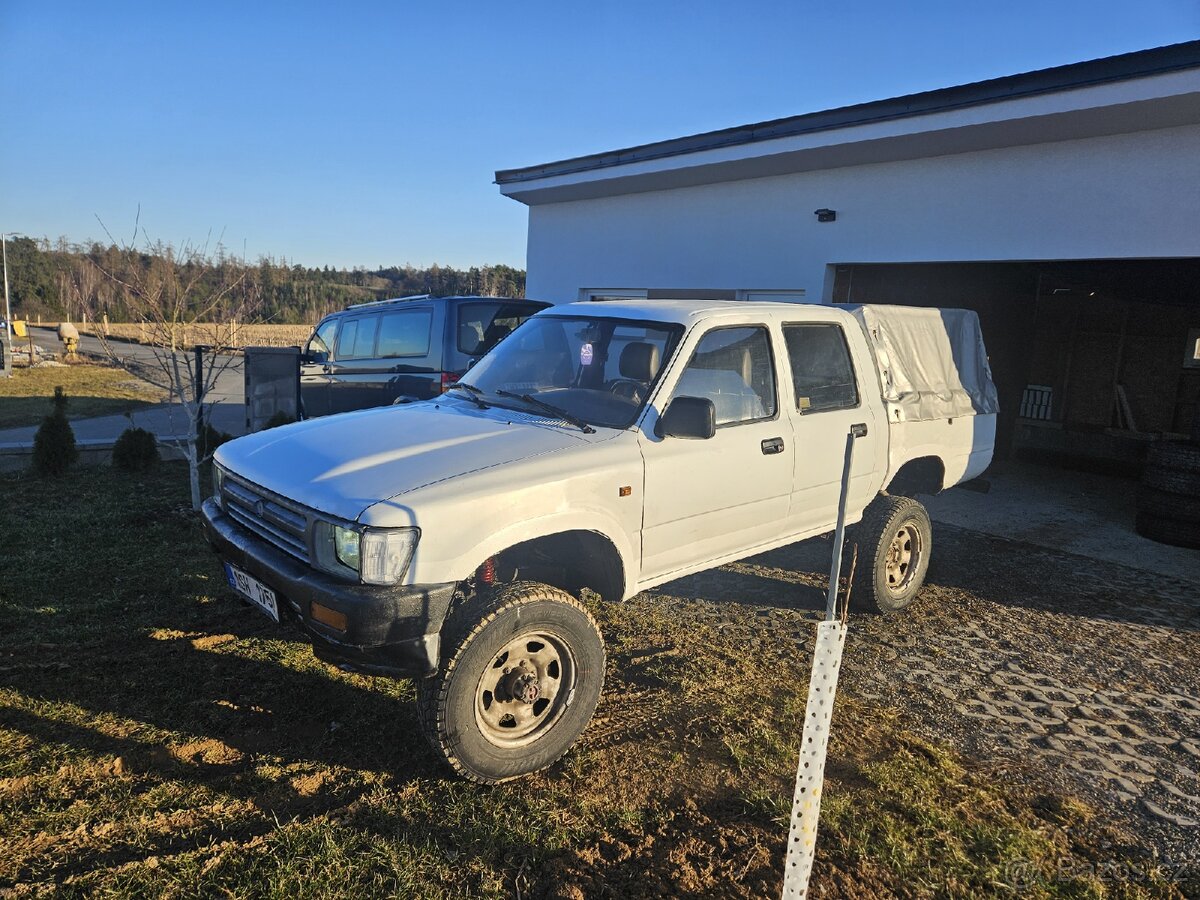 Toyota Hilux - 2