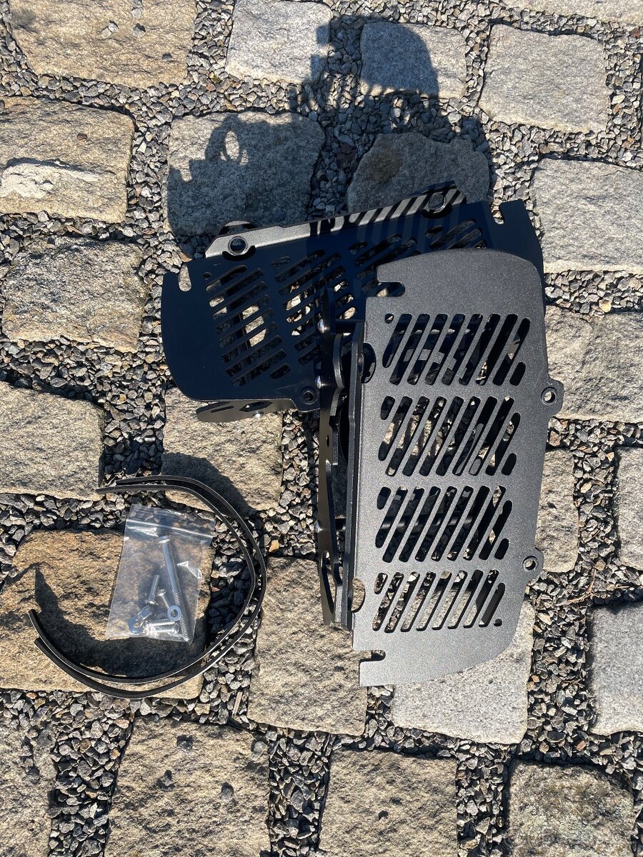 Rozpěrky/kryty chladičů - 2