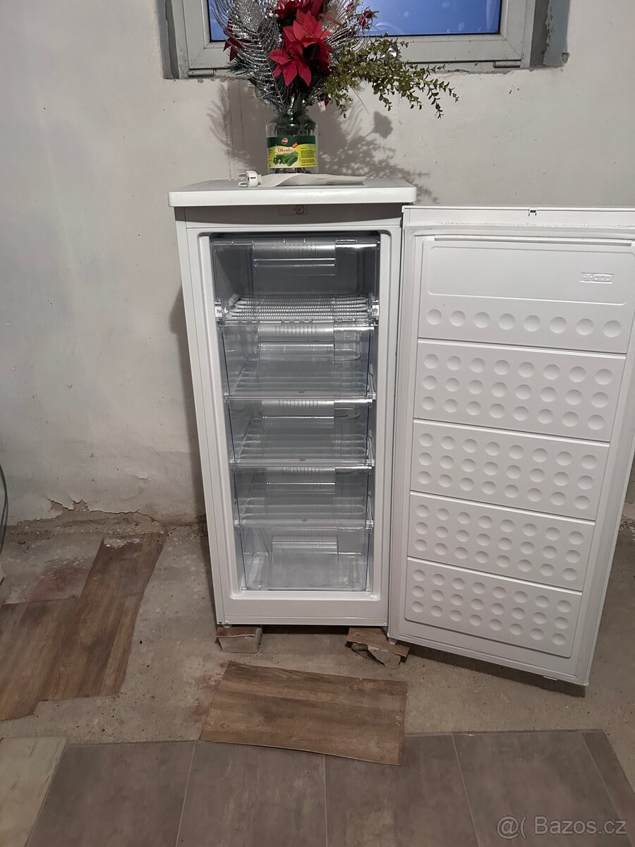 Prodám mrazák Amica 146l - 2