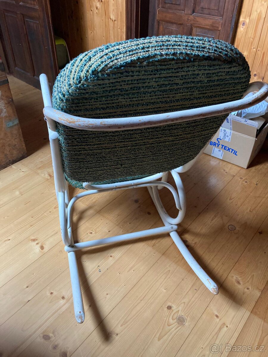 Staré houpací křeslo - 2