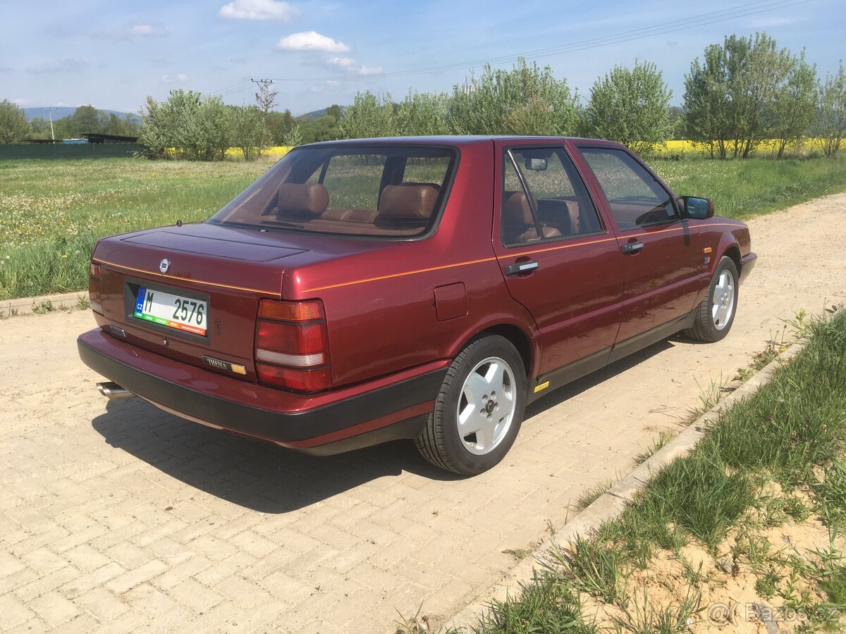 Lancia Thema 8.32 s motorem V8 Ferrari - 2