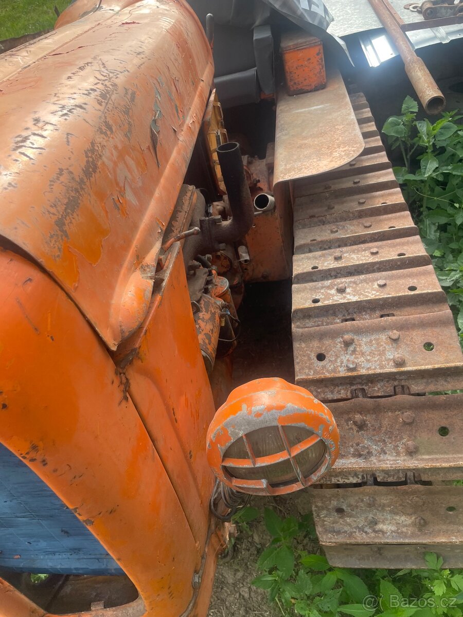 Pásový traktor Fiat - 2