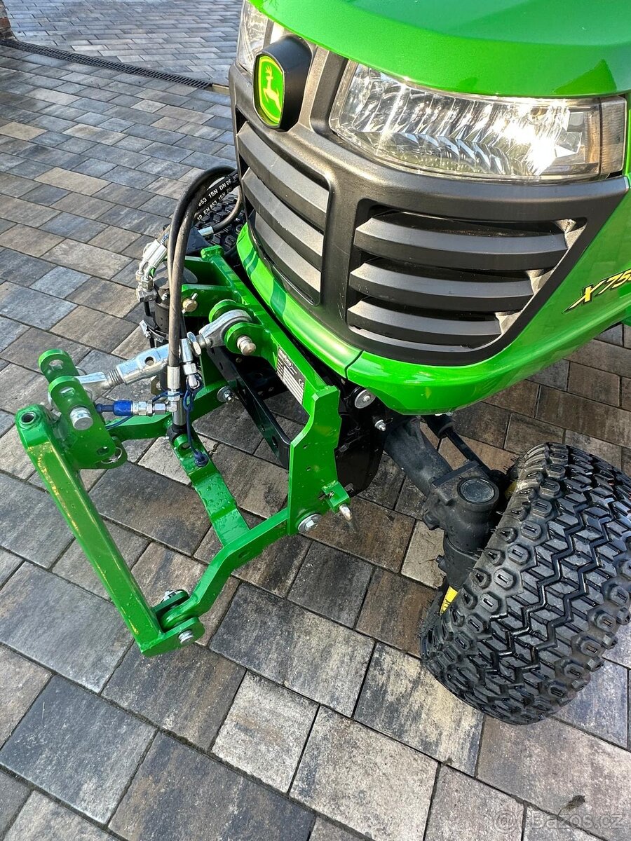 John Deere X758 - 2