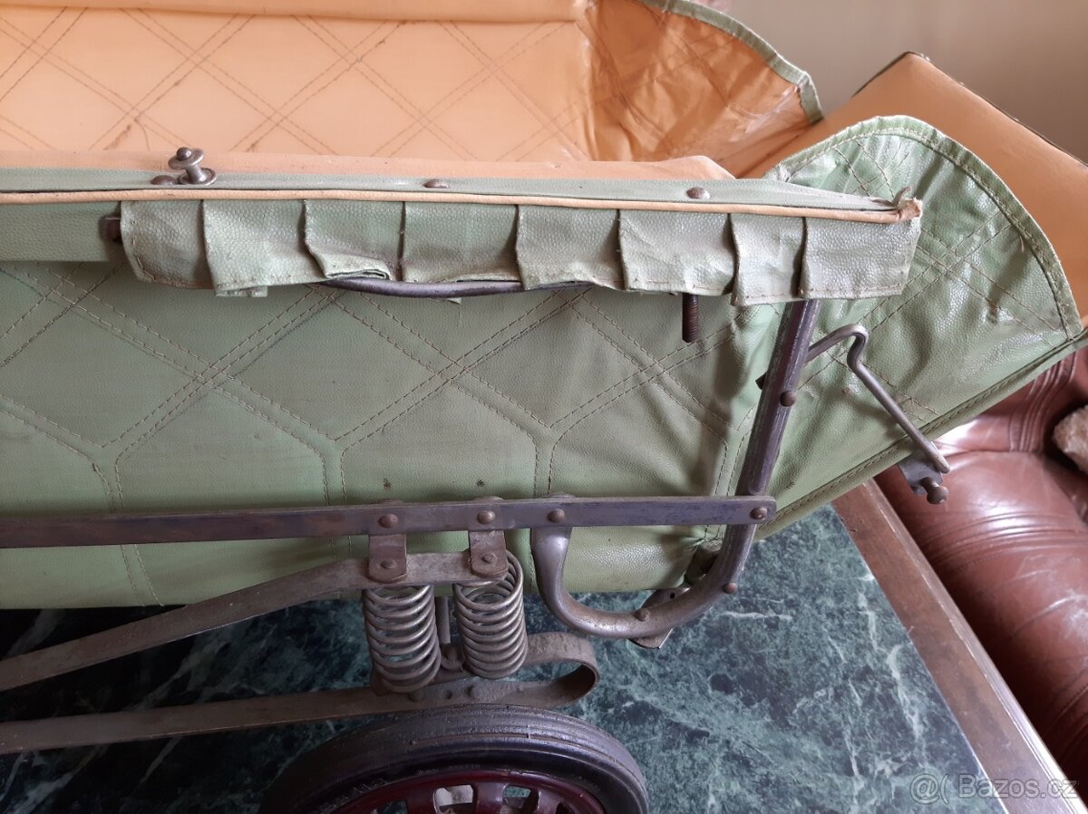 starý kočárek pro panenky osmipérák - 2