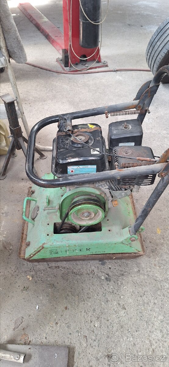 Vibrační deska Zipper 90 - 2