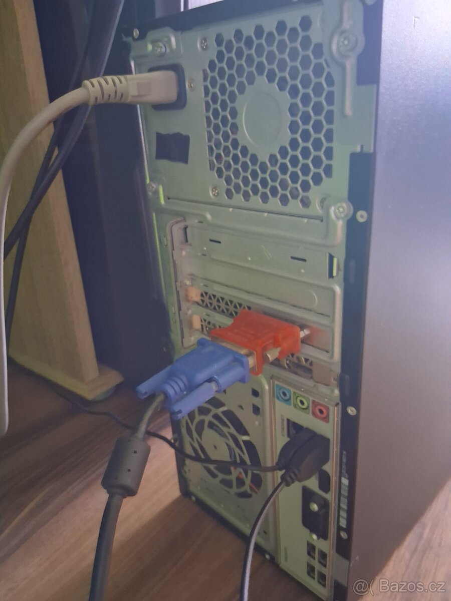 Počítač s monitorem - 2