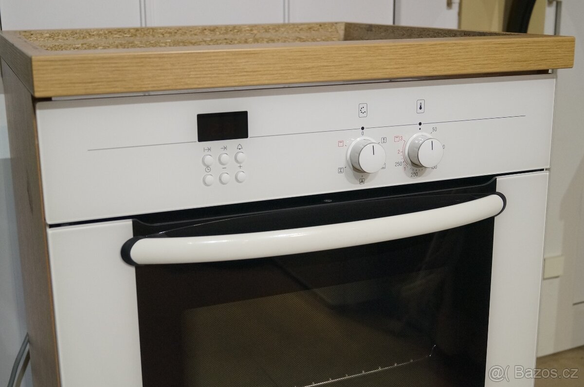 Bosch bílá vestavná trouba HBN 3520 - 2