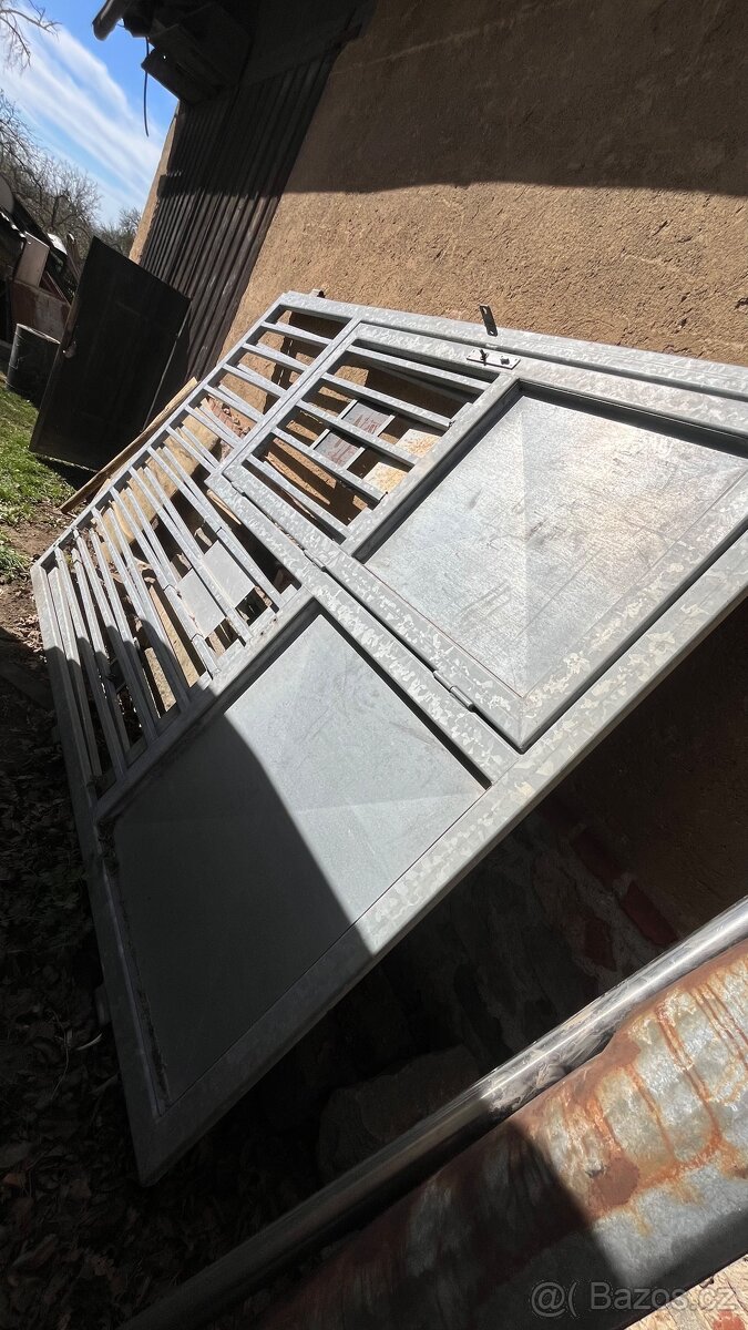 Křídlová vrata pozink - 2