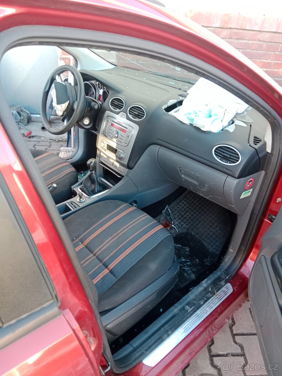 Ford Focus II 1.6benzin 74kw - 2