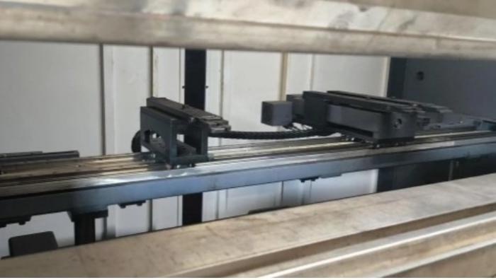 Lisy - ohraňovací APHS 31300 CNC - 2