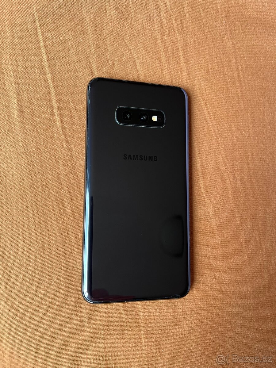 Samsung Galaxy S10e 6GB/128GB černý - 2