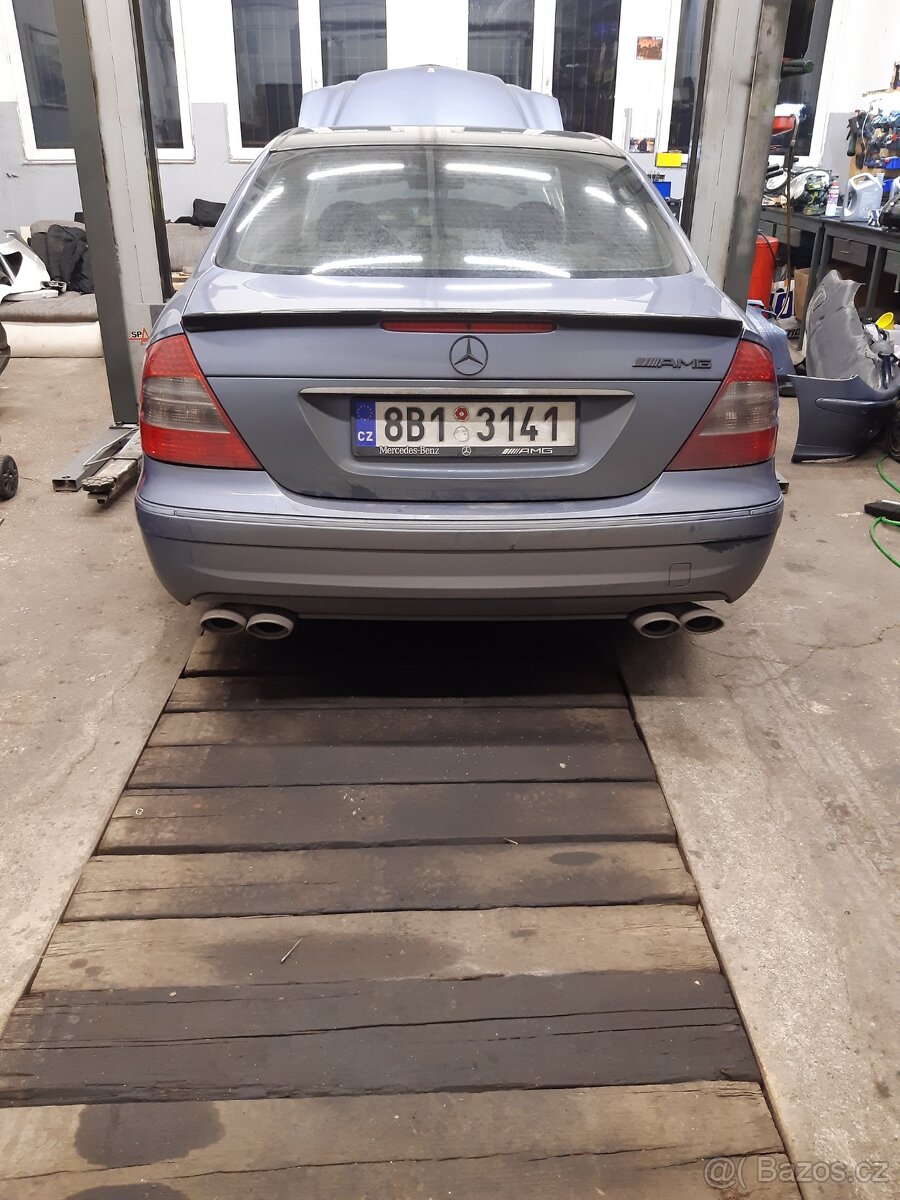 Mercedes benz w211 - 2