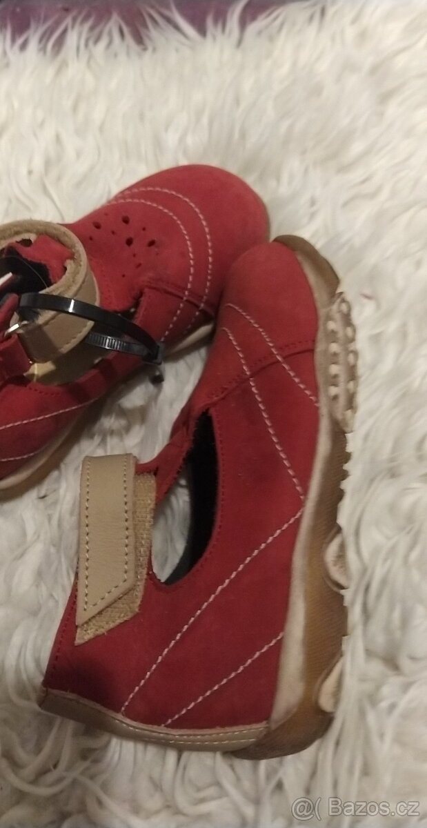 Dívčí střevíce - 2