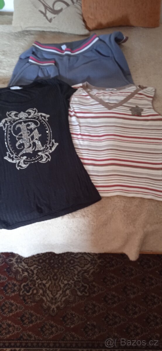 Trička a tepláky vel.S - 2