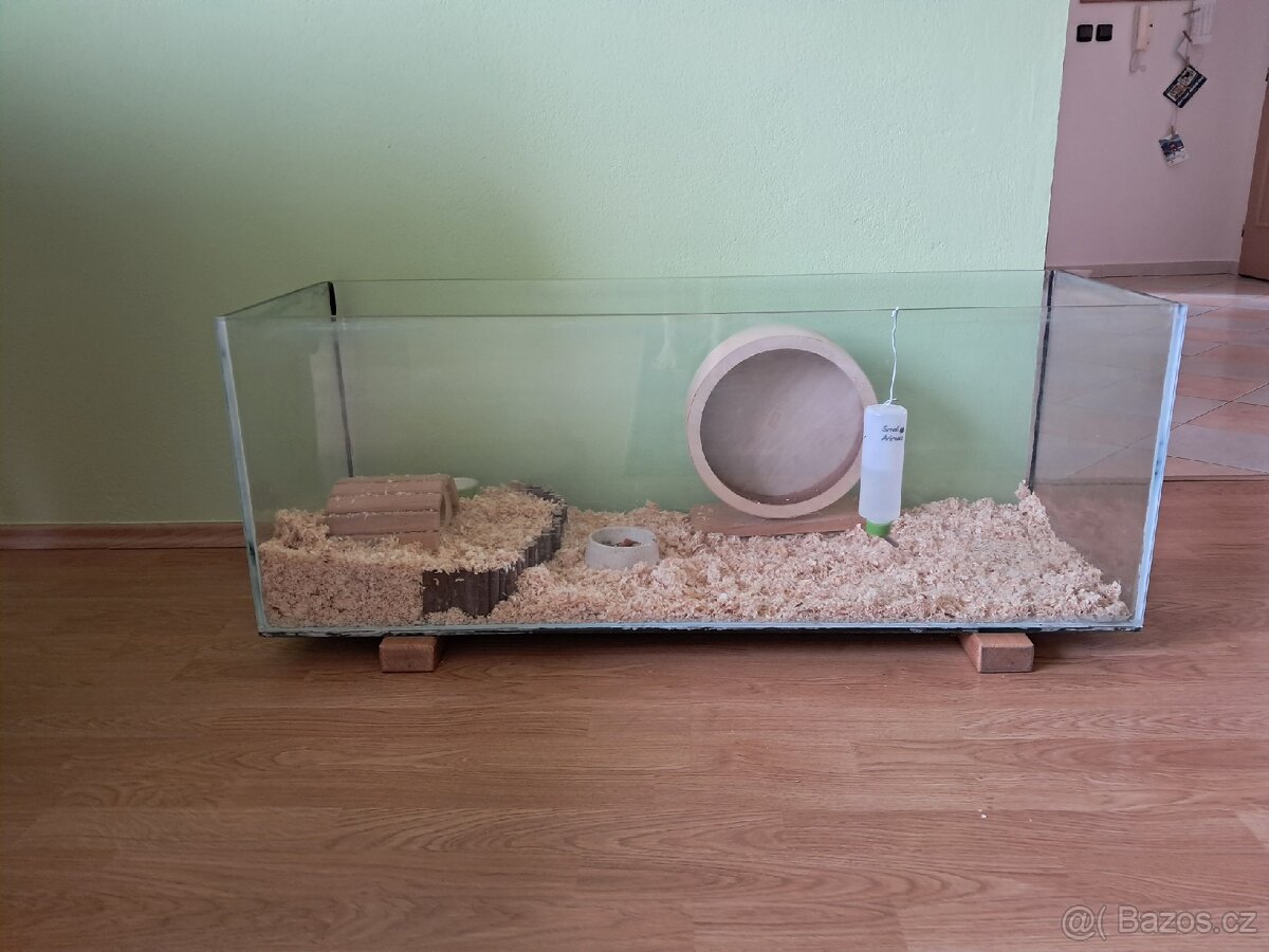 Sklenene akvarium 40x112cm - 2