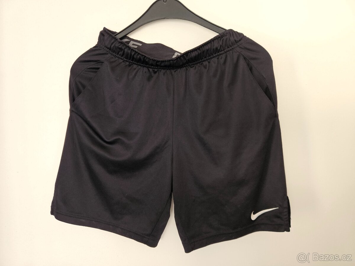 Prodám juniorské šortky NIKE, vel. S. - 2