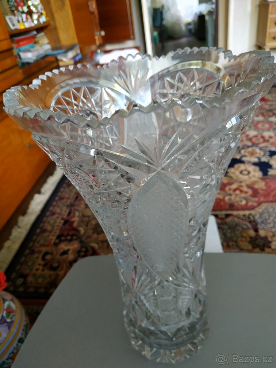 Broušená váza - 2