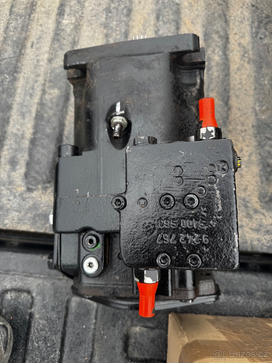 Provozní pumpa Liebherr 25542097 - 2