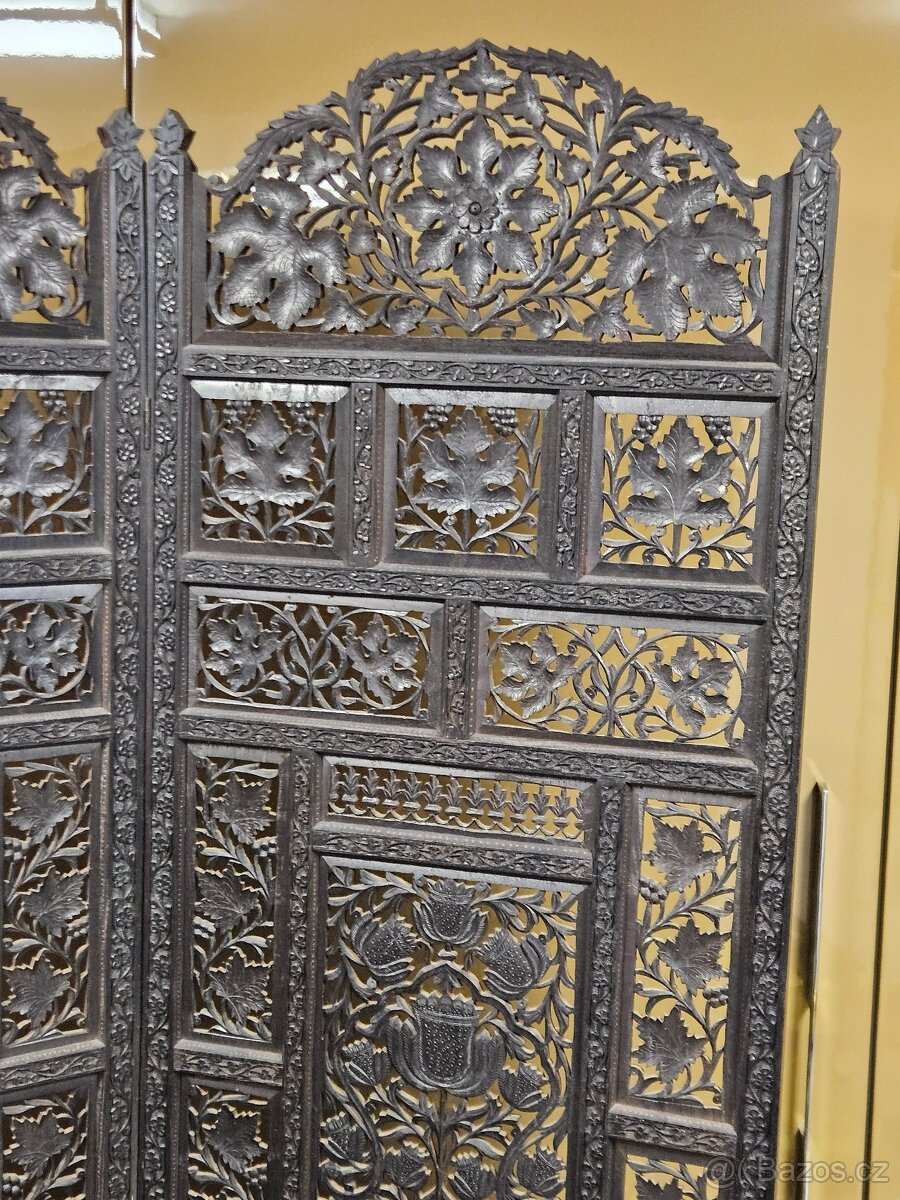 Starožitný vyřezávaný paraván se stolky - 2