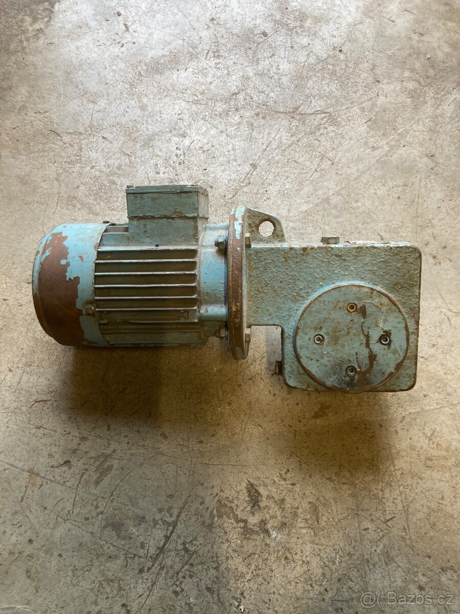 Elektromotor s převodovkou - 2