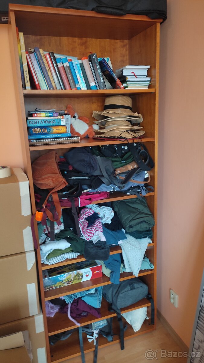 Komoda s policemi - 2