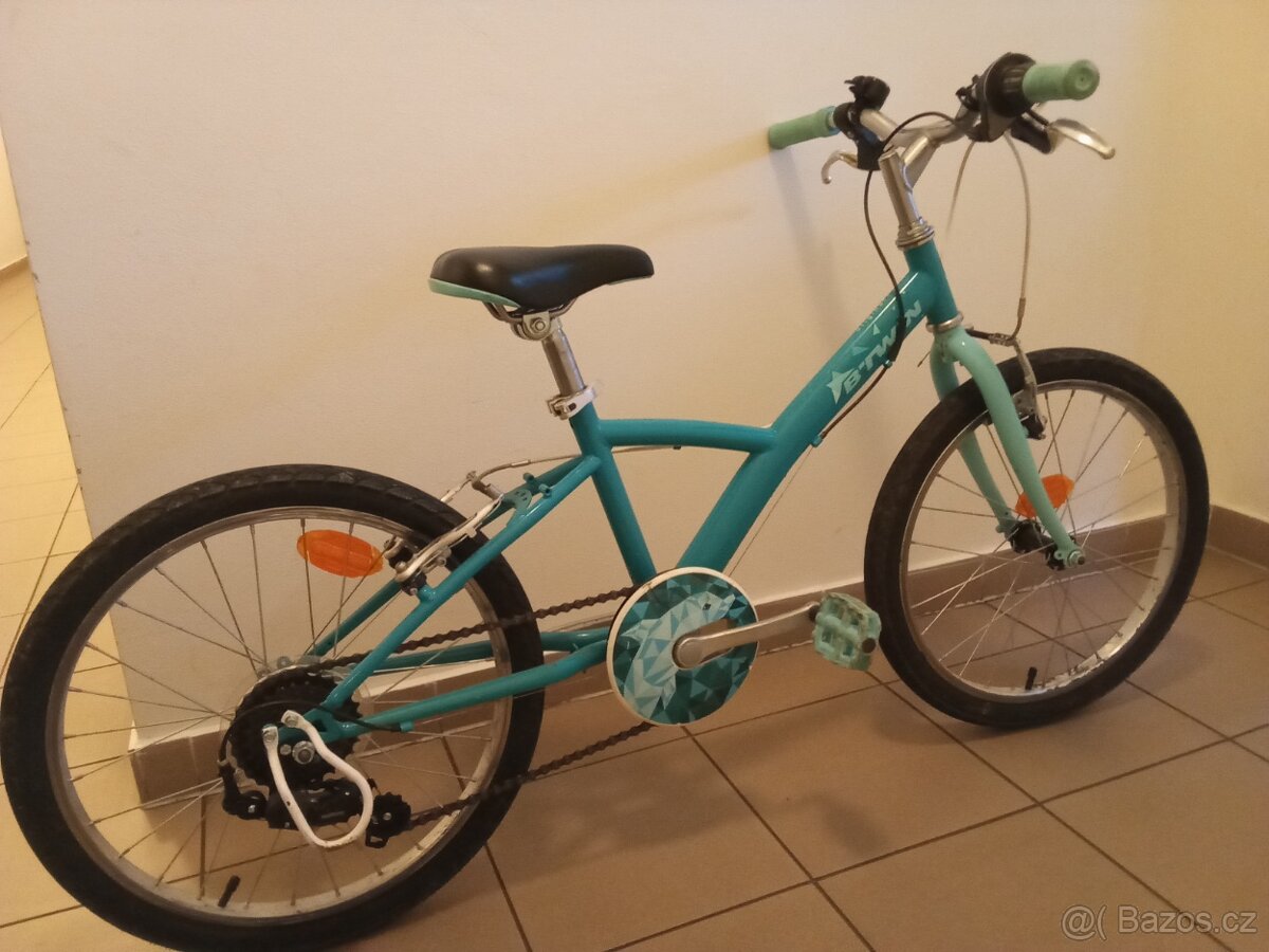 Dvě krásná tyrkysová kola decathlon - 2