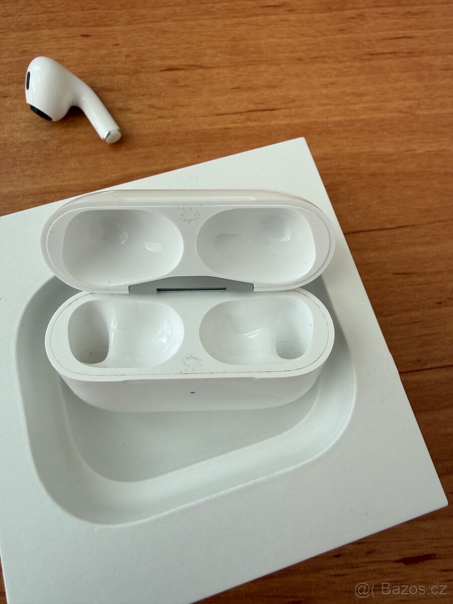 Apple AirPods Pro (2. generace) s MagSafe pouzdrem (USB-C) - - 2