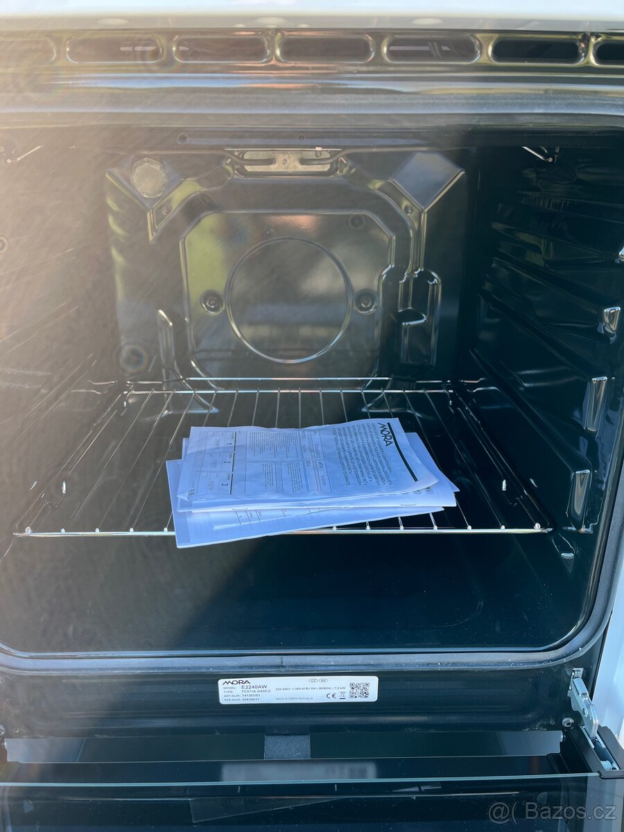 Nový nepoužitý sporák Mora E2240AW - 2