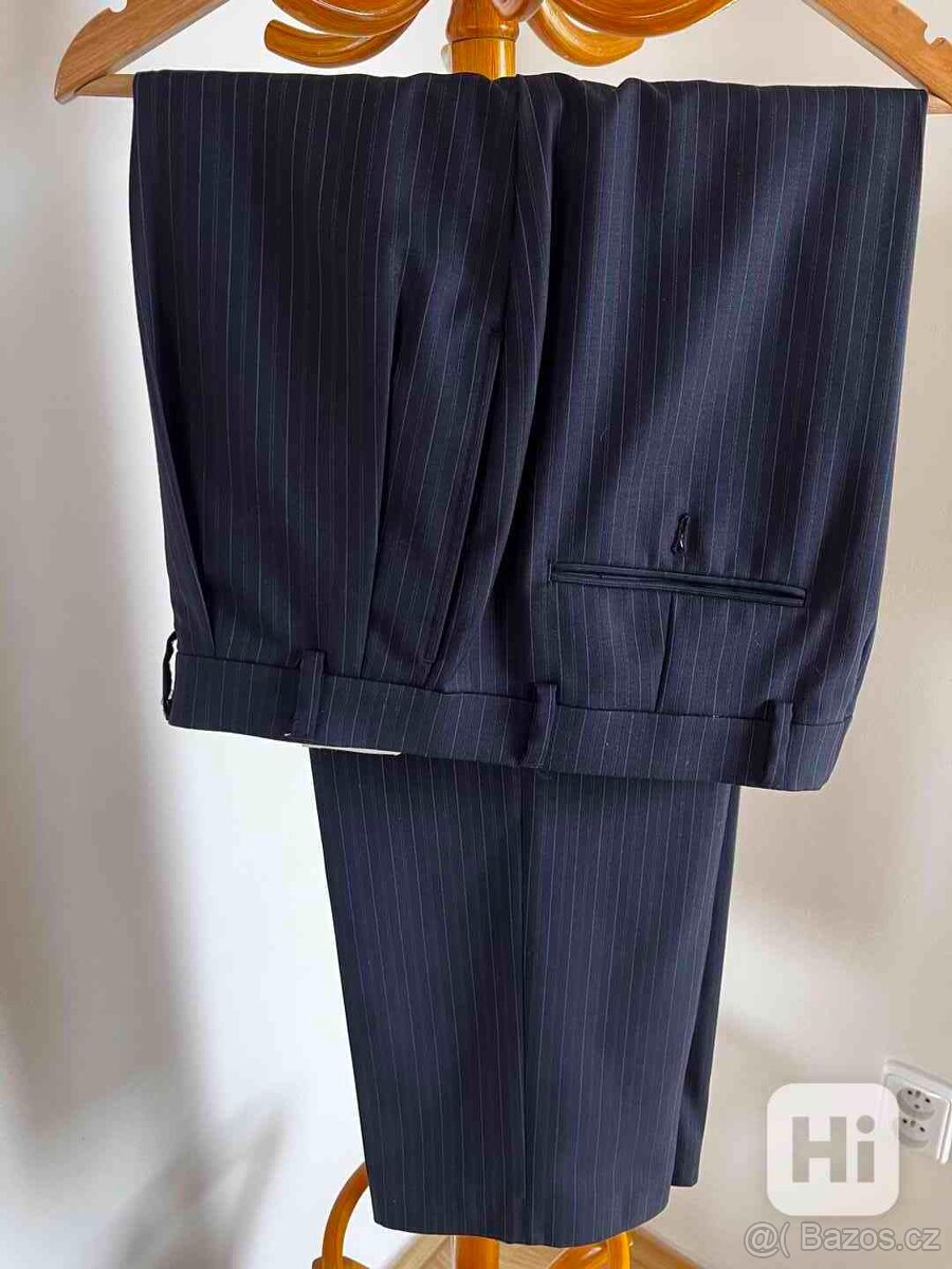 Značkový pánský společenský oblek - 2