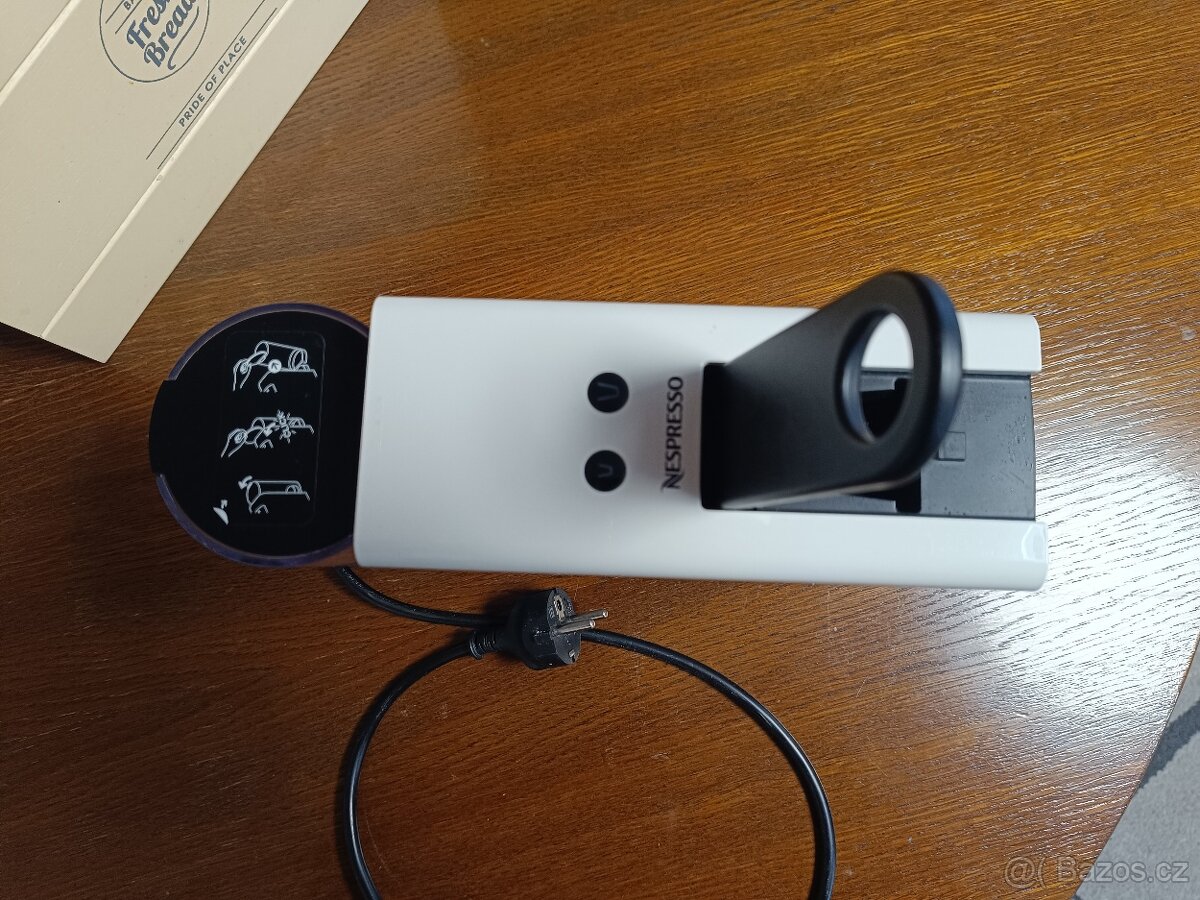 Nespresso Krups Essenza Mini – bílý, kapslový kávovar - 2