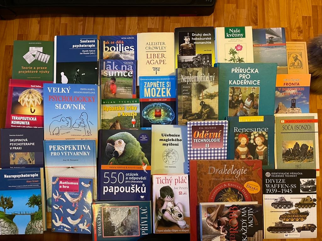 May,psychologie,Claviculae Salamonis,Háčkování,Etologie - 2