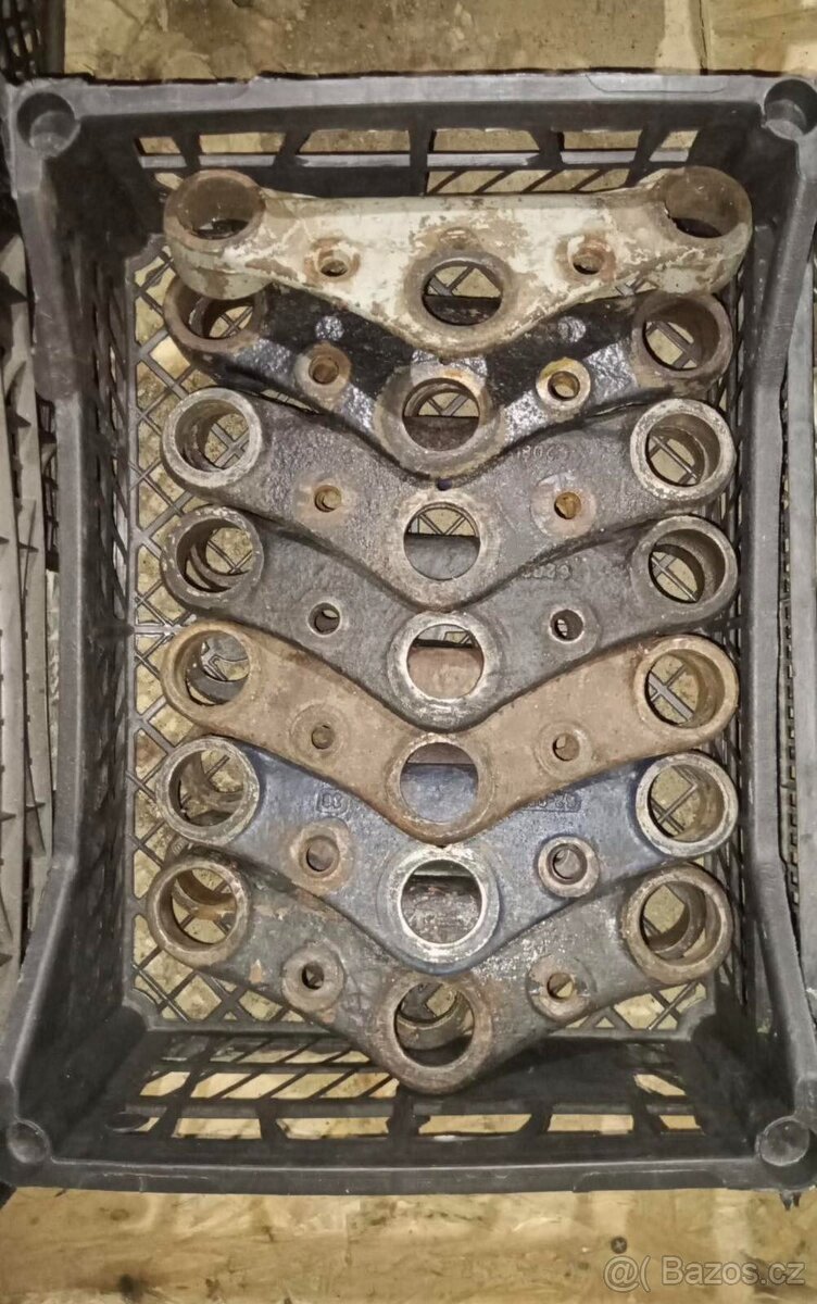 Držák SPZ páka nožní brzdy kyvka držák na kanystr - 2